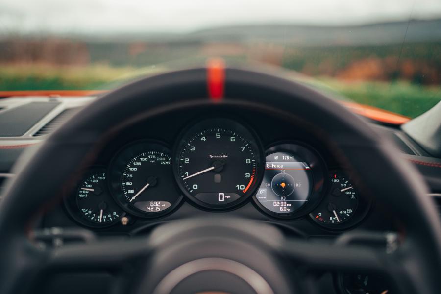 Панель приборов Porsche 911 Speedster (991) 2019 года  (UK) (фото 4 из 19)